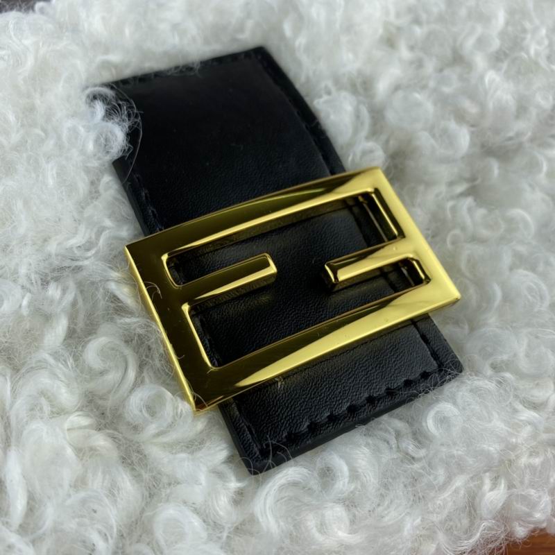 Fendi 02白色羊毛绒 27cm ww (6)