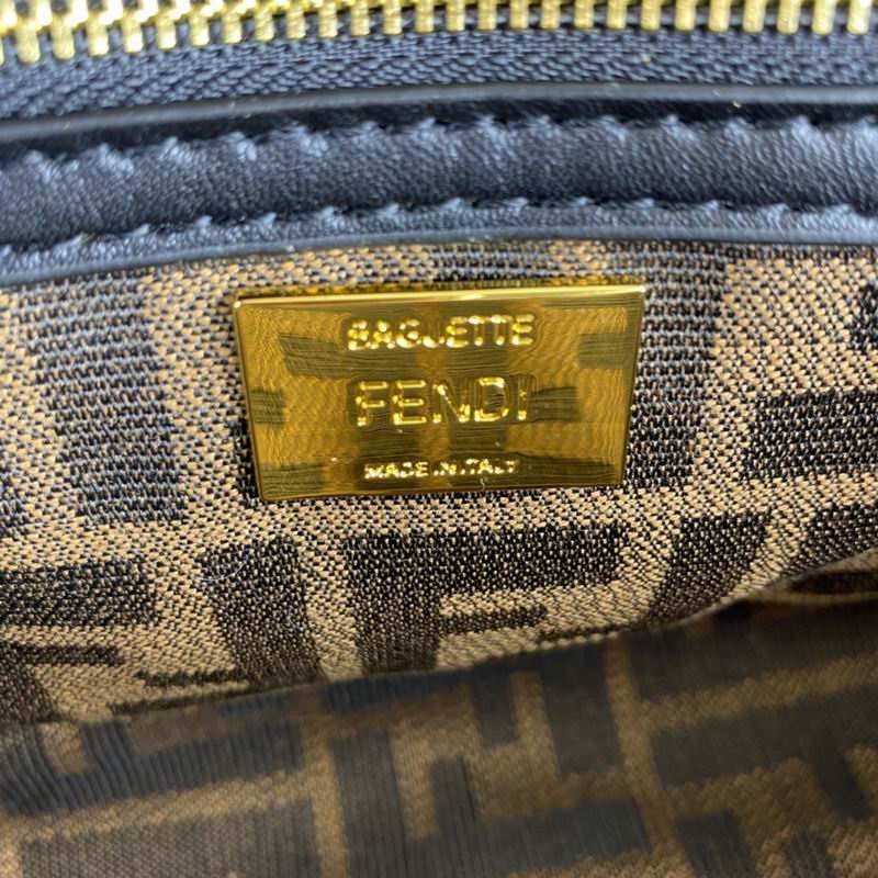 Fendi 02白色羊毛绒 27cm ww (7)