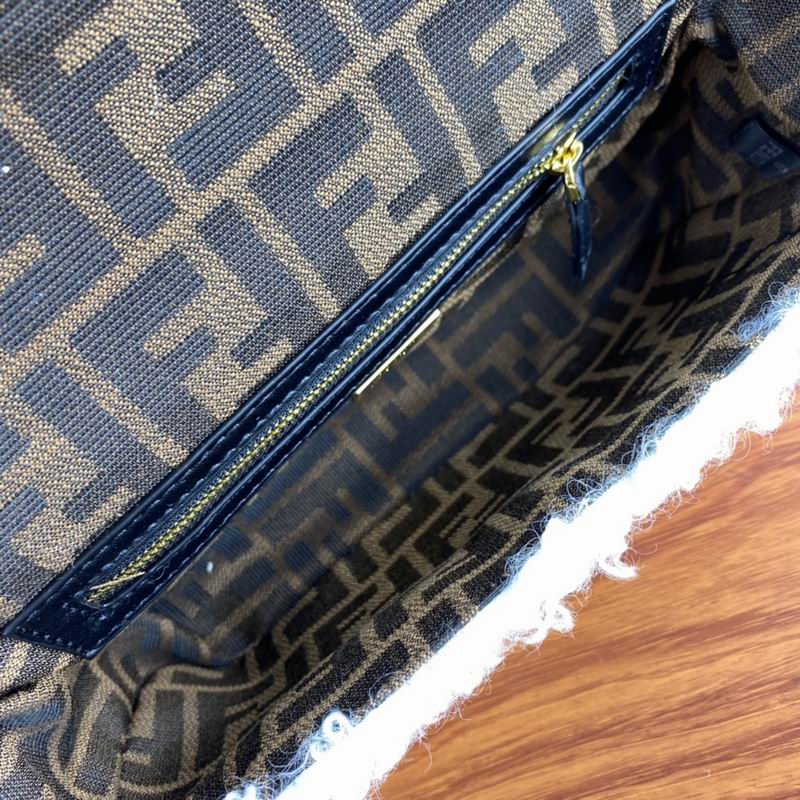 Fendi 02白色羊毛绒 27cm ww (8)