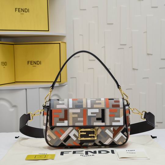 Fendi 1002 27x6x14cm ww (1)