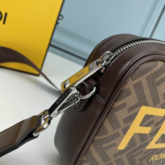 Fendi 2335 22x15x4.5cm ww (5)
