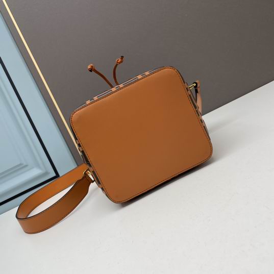 Fendi 23511 17x25x15cm ww (12)