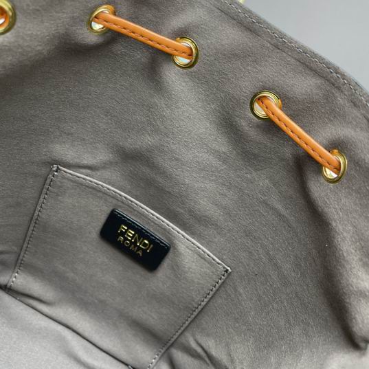 Fendi 23511 17x25x15cm ww (15)