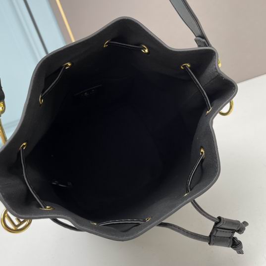 Fendi 23511 17x25x15cm ww (8)