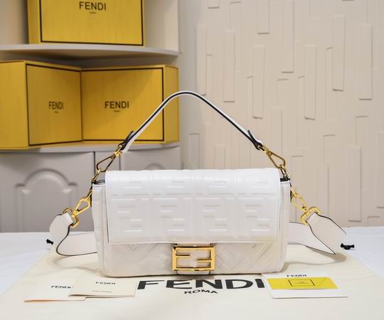 Fendi 3314 26x5x15cm ww (1)