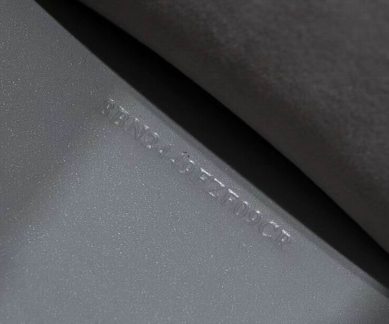 Fendi 3363 35x17x31cm ww (14)