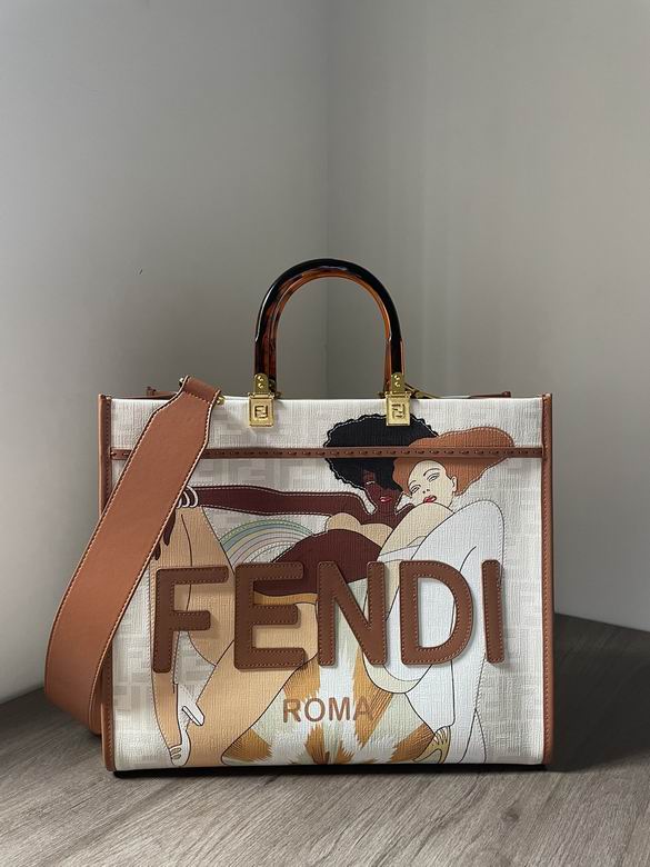 Fendi 36x31x12cm YG (1)