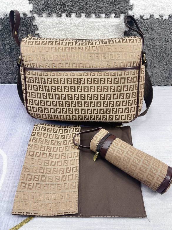 Fendi 40x30x15cm CX 3 (1)