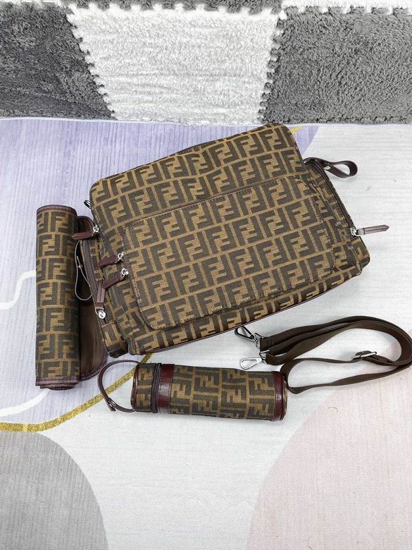 Fendi 42x32x15cm CX (1)