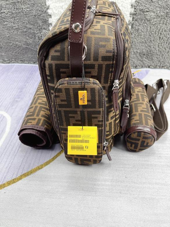 Fendi 42x32x15cm CX (4)