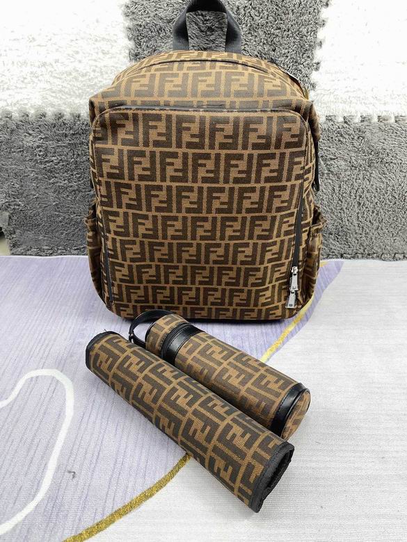 Fendi 42x32x15cm CX 1 (2)