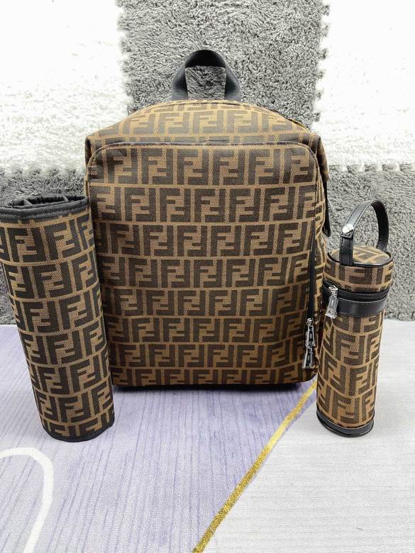 Fendi 42x32x15cm CX 1 (3)