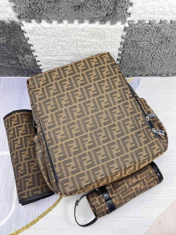 Fendi 42x32x15cm CX 1 (4)