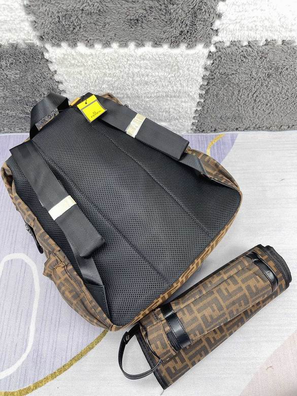 Fendi 42x32x15cm CX 1 (5)