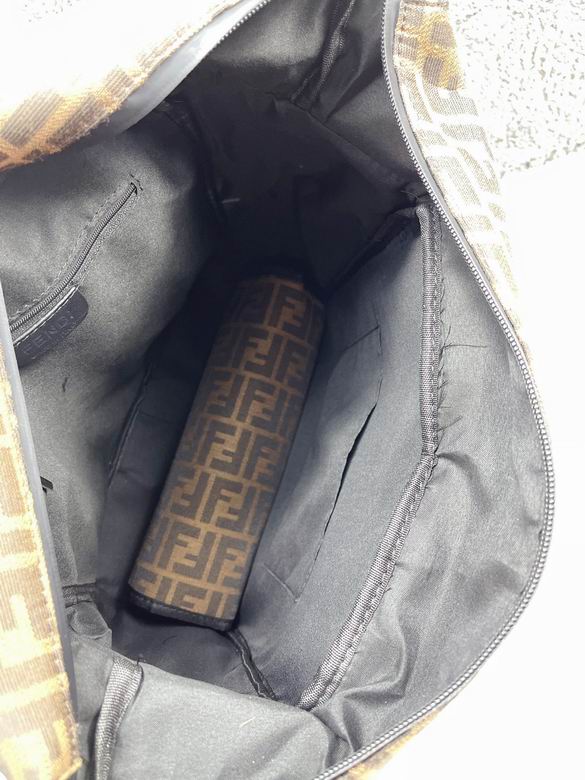 Fendi 42x32x15cm CX 1 (9)