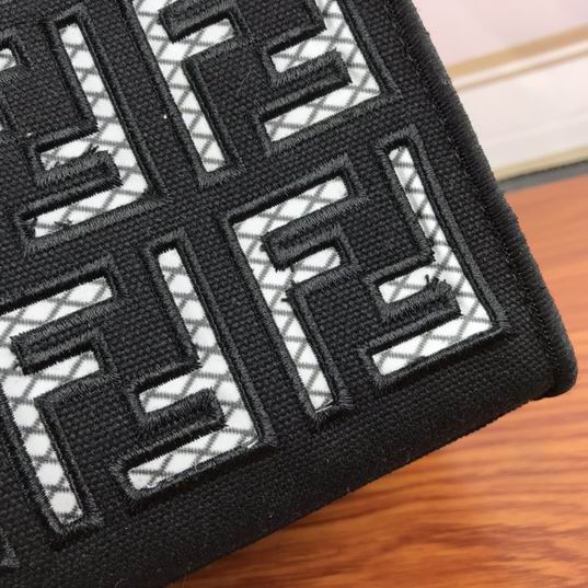 Fendi 608 38x34x20cm ww (34)