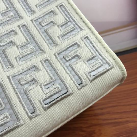 Fendi 608 38x34x20cm ww (5)