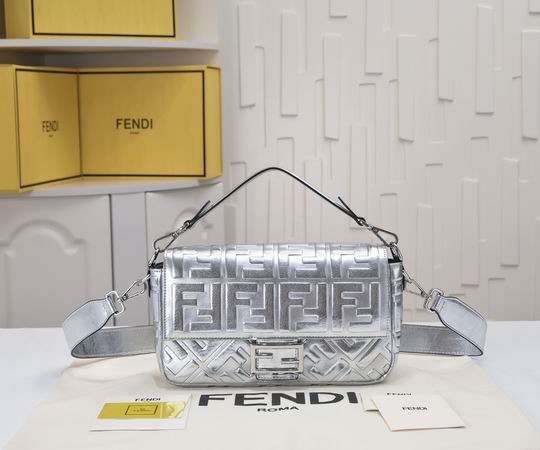 Fendi 6608 26x5x15cm ww (1)