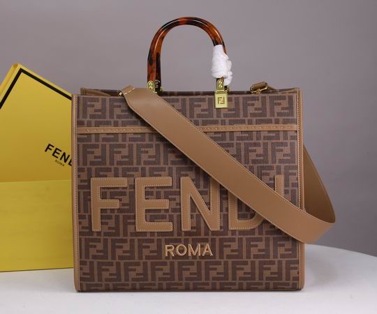 Fendi 7710 36.5x14x31cm ww (1)