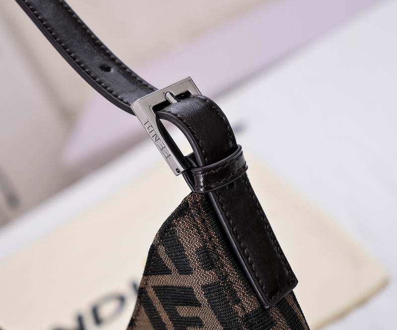Fendi 7727 29x25x4cm ww (13)