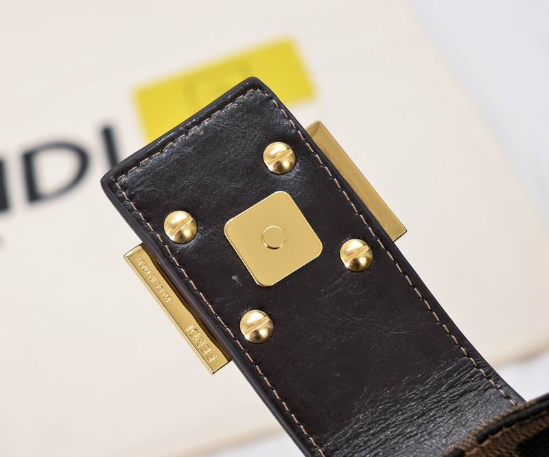 Fendi 7727 29x25x4cm ww (4)