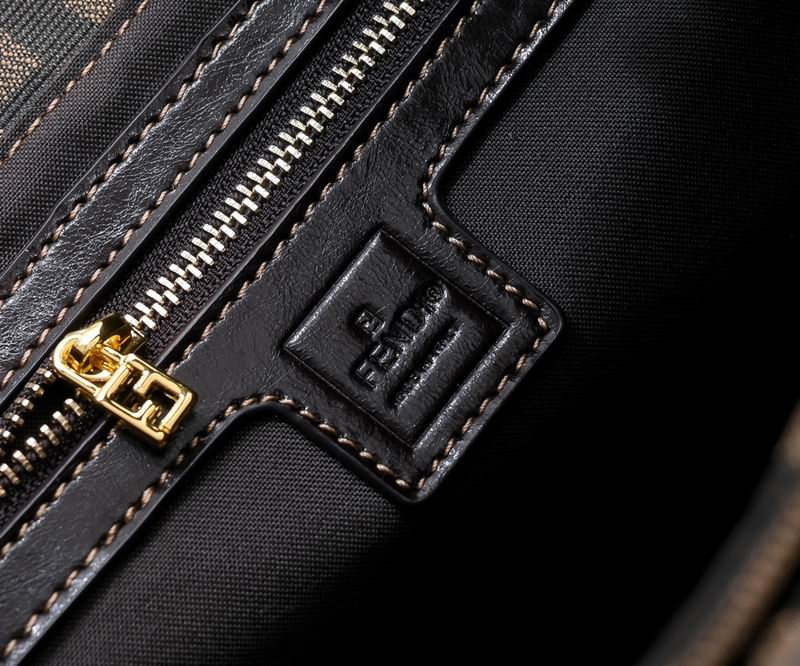 Fendi 7727 29x25x4cm ww (9)