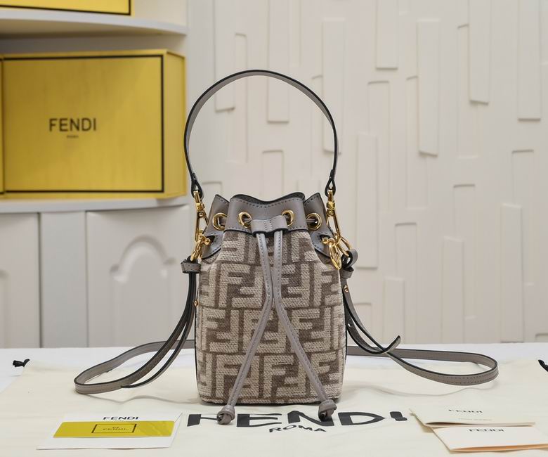 Fendi 8899 18x12x10cm ww (1)