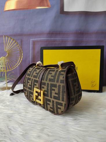 Fendi 8BS082 21x15x6.5cm zy (4)