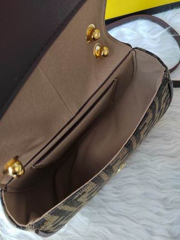 Fendi 8BS082 21x15x6.5cm zy (9)