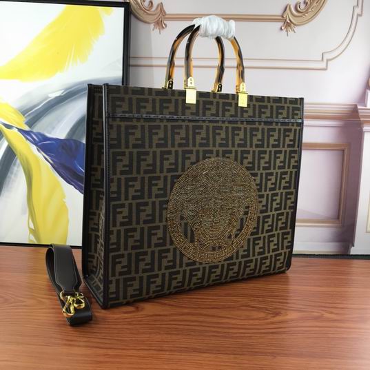 Fendi 9023 40x35cm ww (2)