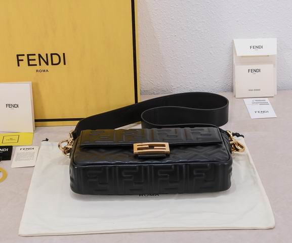 Fendi Baguette 011 26x13x6cm ww (2)