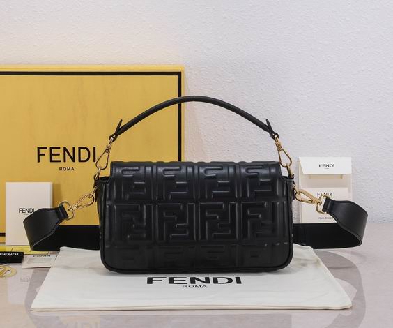Fendi Baguette 011 26x13x6cm ww (3)