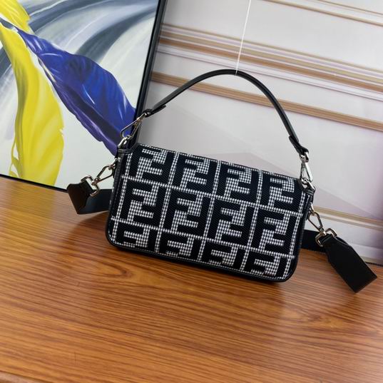 Fendi Baguette 0195 26x13x6cm ww (4)