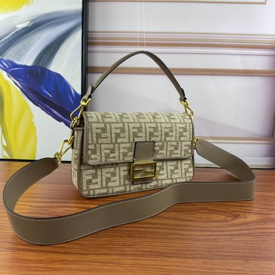 Fendi Baguette 0196 26x15x5cm ww (2)