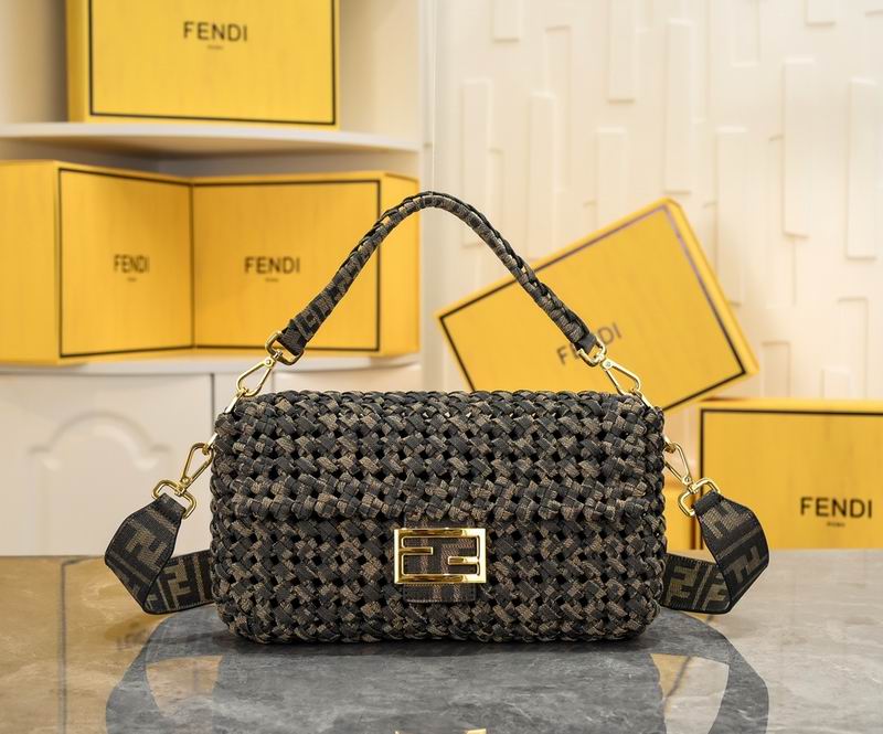Fendi Baguette 2020 26x4x13cm ww (1)