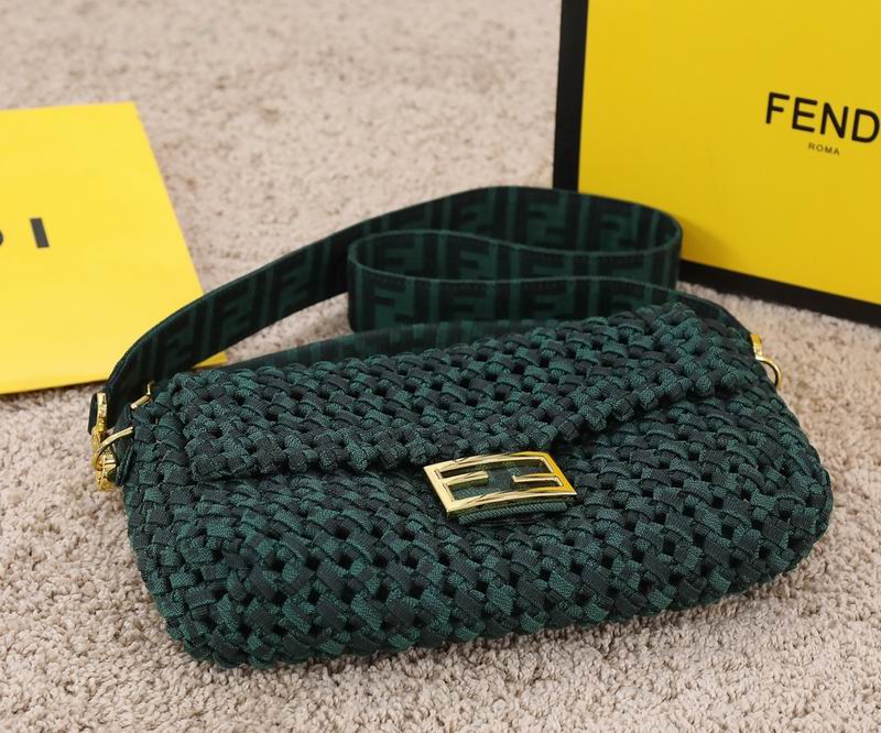 Fendi Baguette 2020 26x4x13cm ww (2)