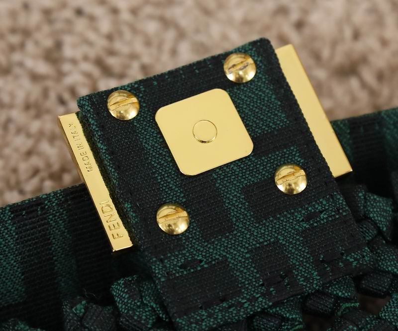 Fendi Baguette 2020 26x4x13cm ww (5)