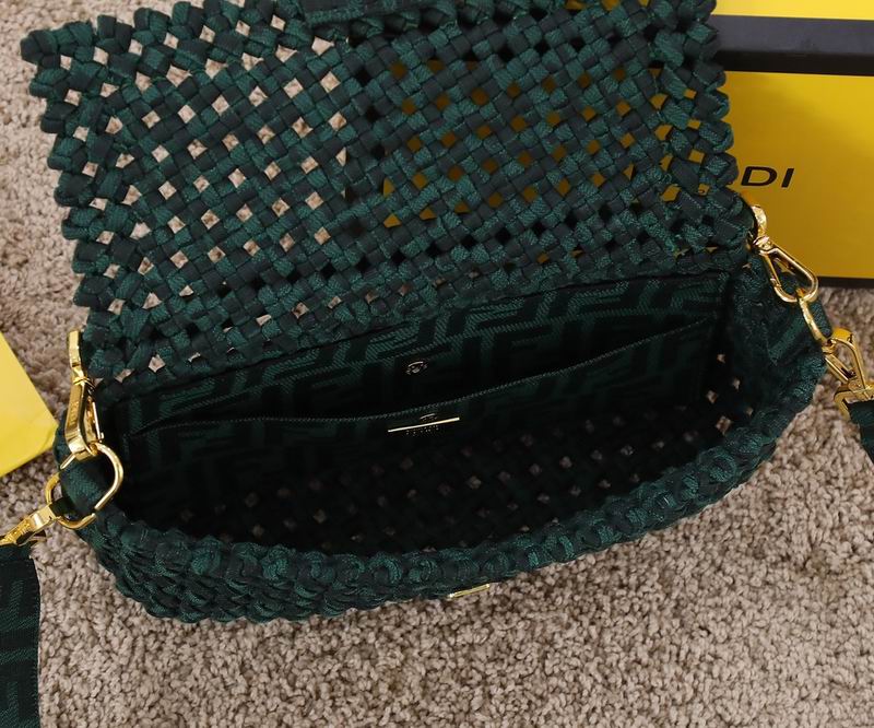 Fendi Baguette 2020 26x4x13cm ww (8)