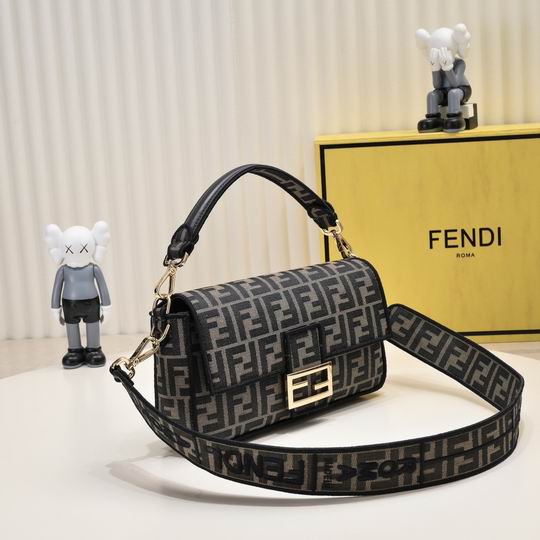 Fendi Baguette 2303 26x13x6cm ww (2)