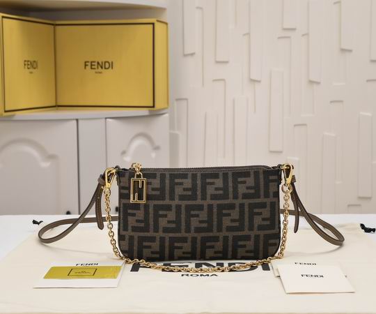 Fendi Baguette 7717 20x13x3cm ww (1)
