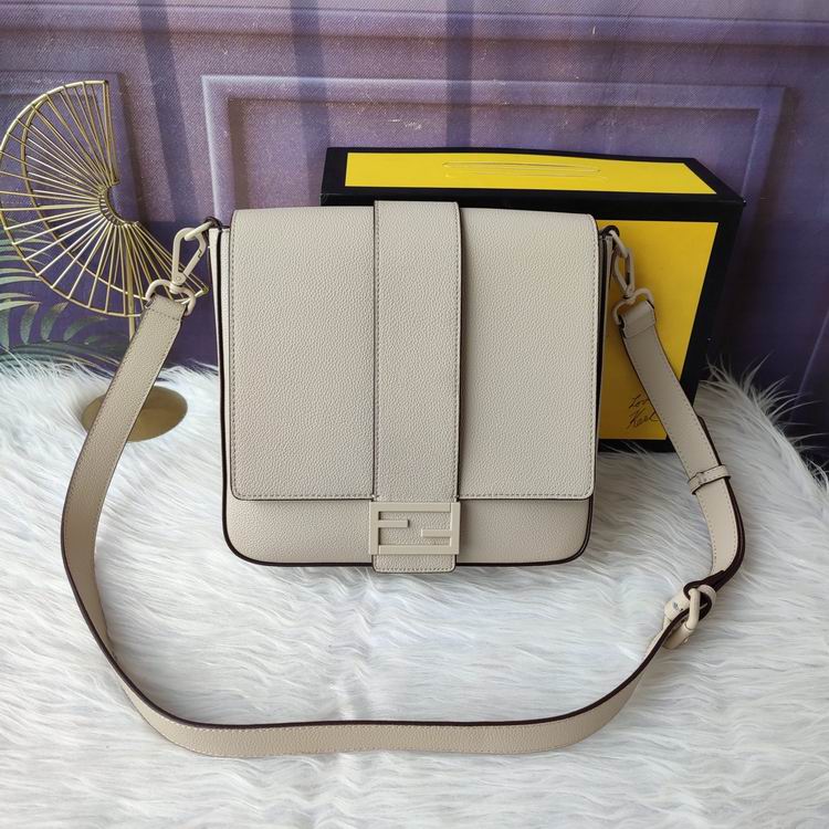 Fendi Baguette 7VA537 26x22x8cm zy (2)