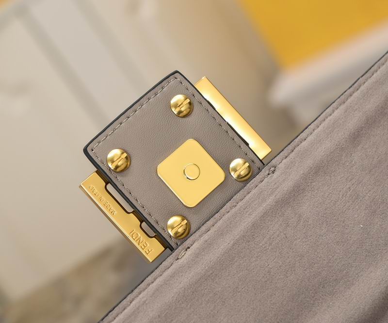 Fendi Baguette 8890 27x6x15cm ww (14)