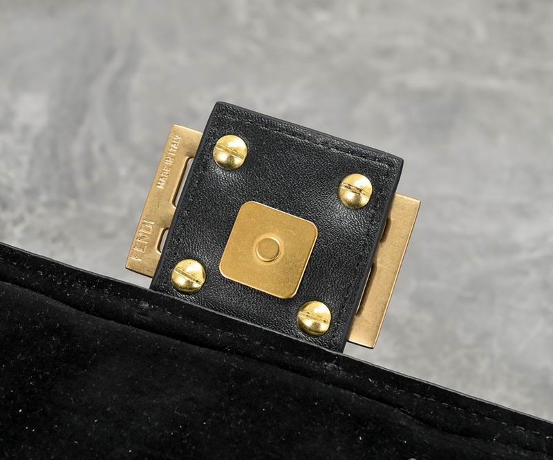 Fendi Baguette 8890 27x6x15cm ww (5)