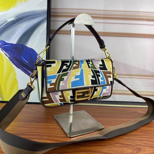 Fendi Baguette F2029 26x5x15cm ww (10)
