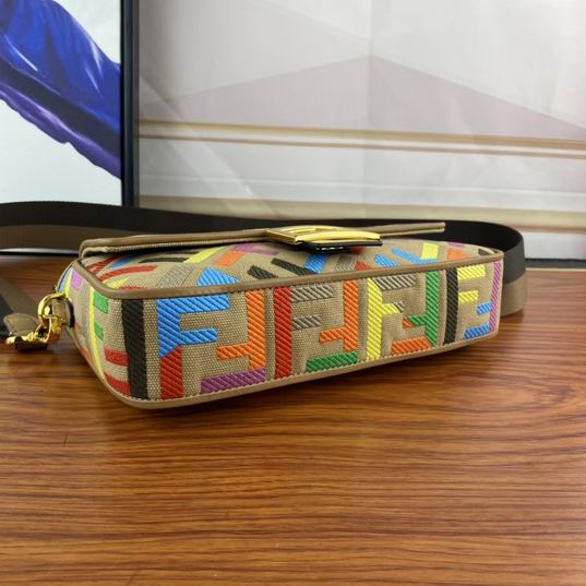Fendi Baguette F2029 26x5x15cm ww (20)