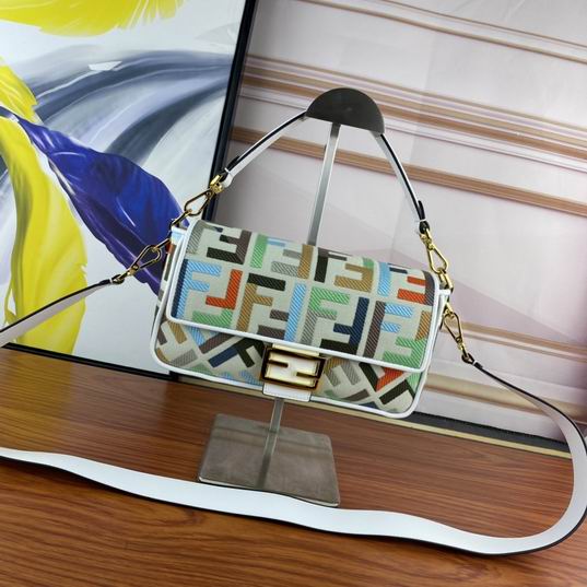 Fendi Baguette F2029 26x5x15cm ww (25)