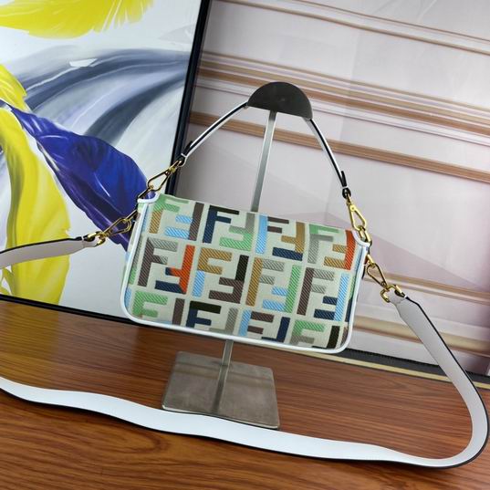Fendi Baguette F2029 26x5x15cm ww (26)