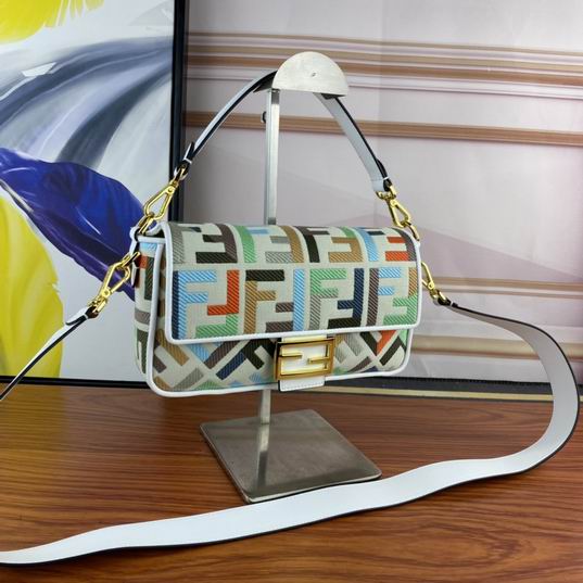 Fendi Baguette F2029 26x5x15cm ww (28)