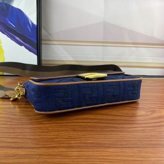 Fendi Baguette F2029 26x5x15cm ww (3)