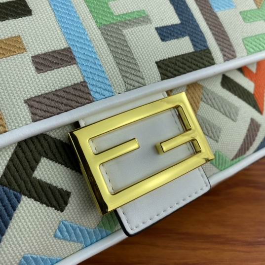 Fendi Baguette F2029 26x5x15cm ww (30)